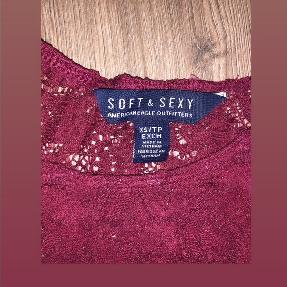 Burgundy laced top - Picture 3 of 3